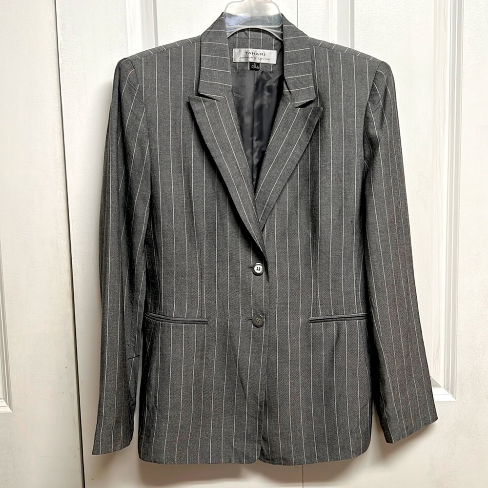 Tahari Gray White Pinstripe Lined Viscose Pocket Blazer Size 6